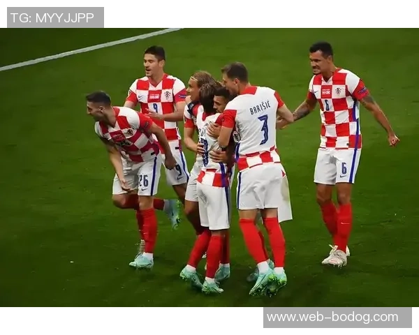 创造十次重大机会的球员仅加克波和佩里西奇在本届世欧预中脱颖而出